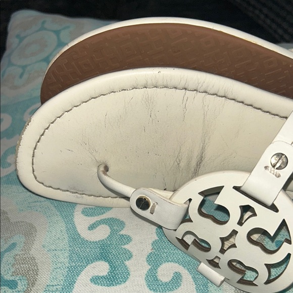 Tory Burch White Leather Sandals with Iconic Logo - Picture 6 of 9